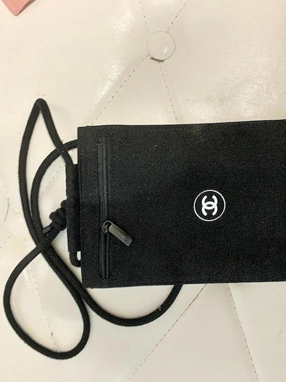 Chanel Beauté Smartphone Crossbody Pouch Black
